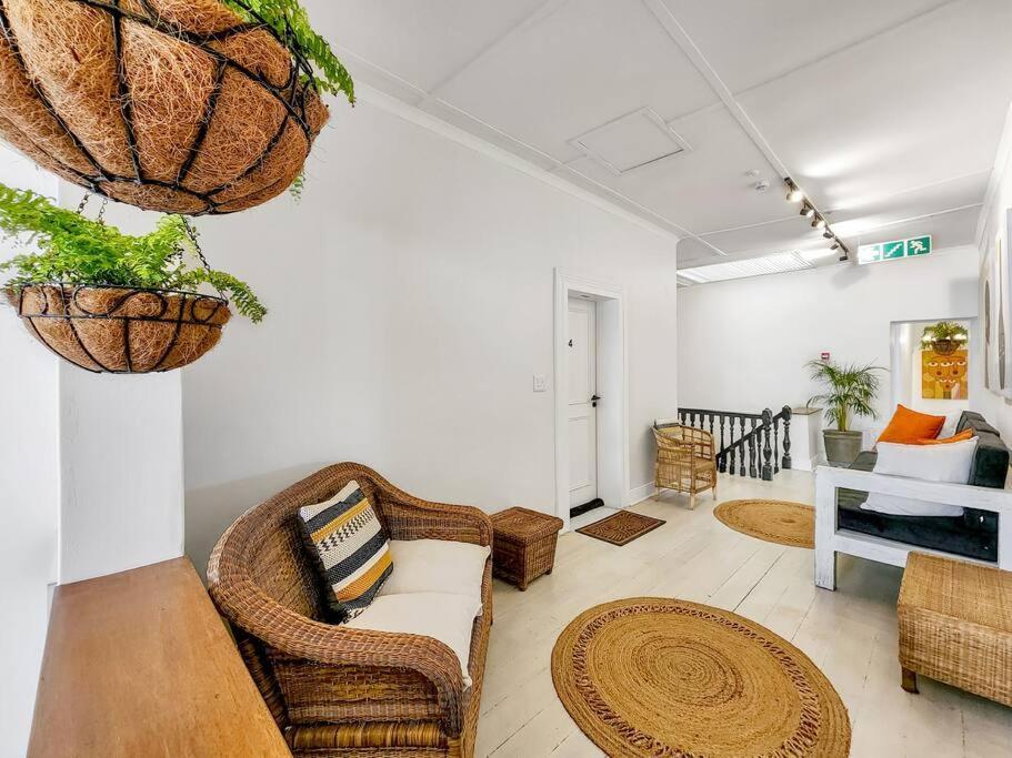 Apartment Visually Stunning